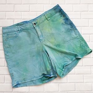 Lane Bryant Blue and Green Tie Dye Jean Shorts 🩳